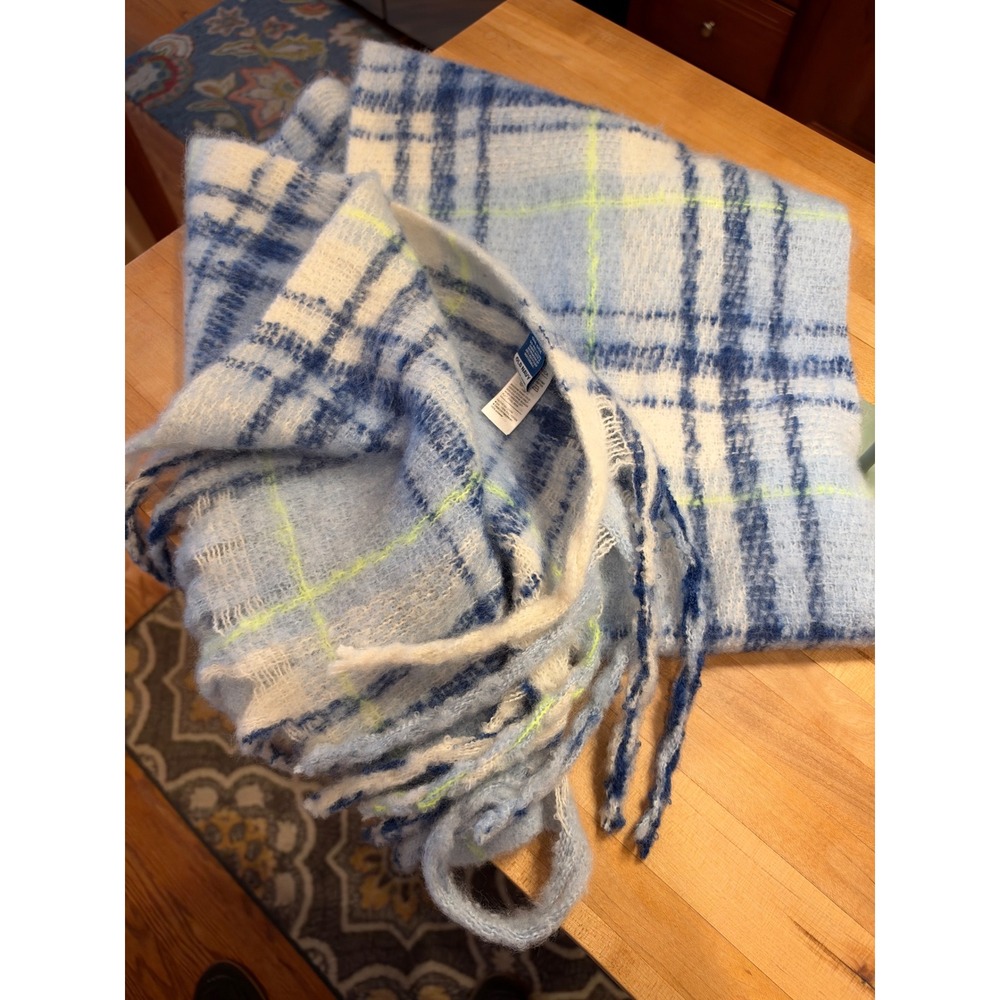 Old Navy Blue Plaid Oversized Blanket Scarf Fuzzy Fringe Tassel One Size